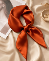 Lumière solid carré scarf in Sauge — Maison LYORÉN