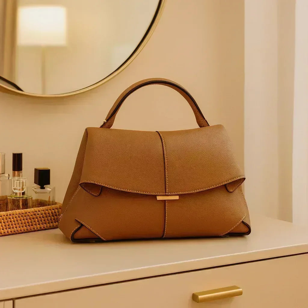 Nayomi Structured Leather Handbag - Maison LYORÉN
