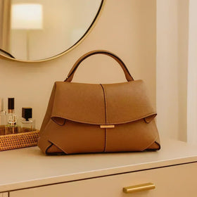Nayomi Structured Leather Handbag - Maison LYORÉN